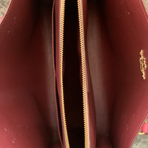 💥💥SOLD💥💥Tatum Carryall Tote - Picture 9 of 9